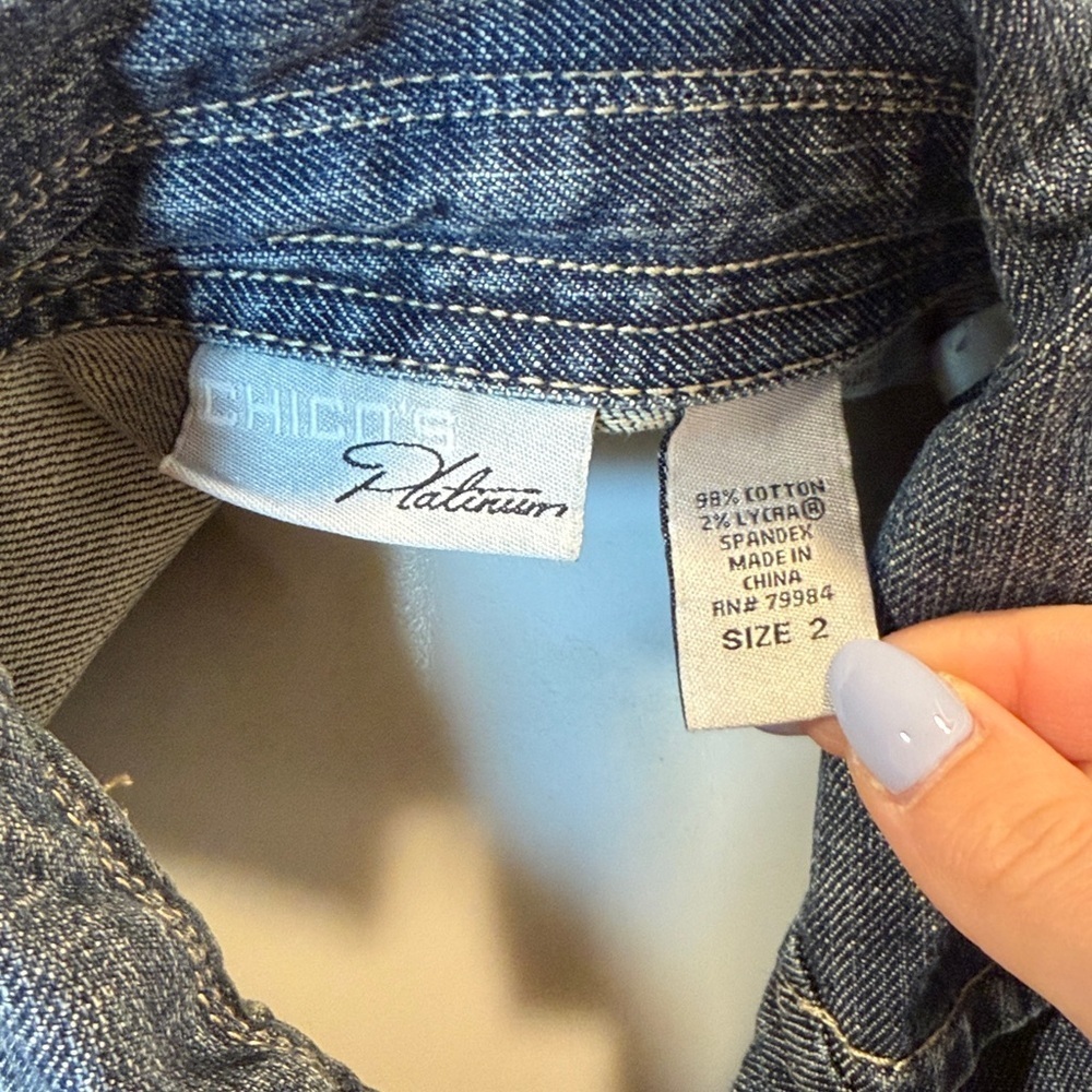 Chico’s Women’s Stylish Blue Denim Jacket - Picture 2 of 4
